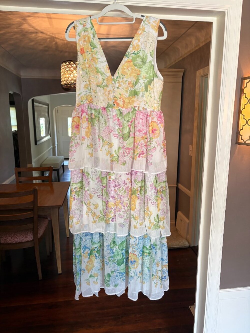 NWT Emma Way Sleeveless Ruffle Floral Gold Shimmer Chiffon Midi Dress. Size 10